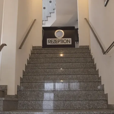 Am Hexenturm Отели в г. Юлих