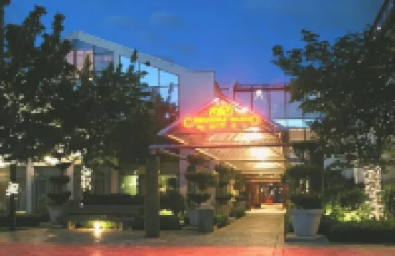 Granville Island Hotel Các khách sạn gần Hồ bơi Kitsilano Pool