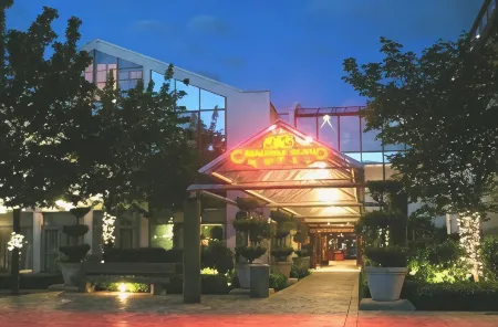 Granville Island Hotel