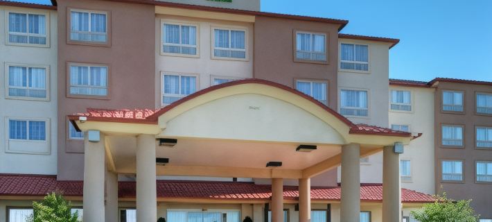 Holiday Inn & Suites ALBUQUERQUE AIRPORT by IHG Hotele w: Albuquerque