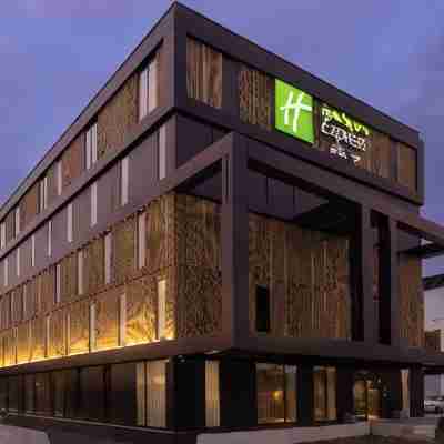 代芬特智選假日套房飯店 Hotel Exterior