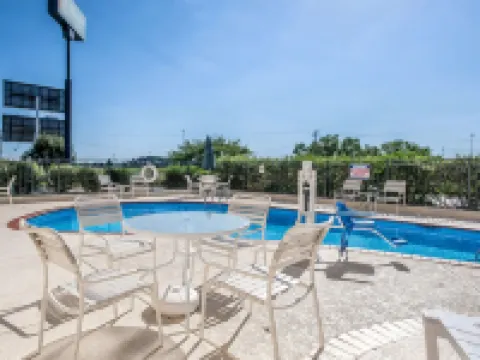 Quality Inn Murfreesboro-University Area Hotels in Murfreesboro