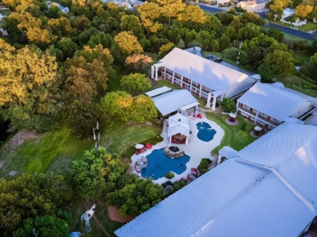 Fredericksburg Inn and Suites