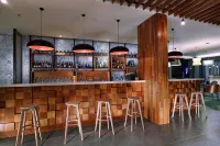 Aston Anyer Beach Hotel - bar