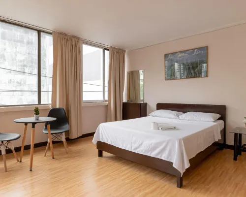 Victoria Mansions Hotels near LA Cafe