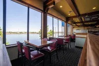 Clover Island Inn Hotels in Kennewick