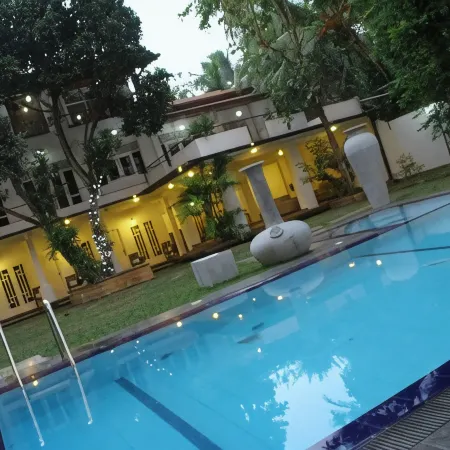 City Hub Hotel