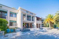 May Beach Hotel