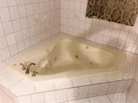 Casa Blanca Inn & Suites
