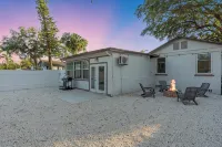 Coastal Luxury 7mi to Anna Maria Private Home