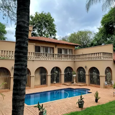 Kloofyard Guesthouse Hotels near Waterkloof