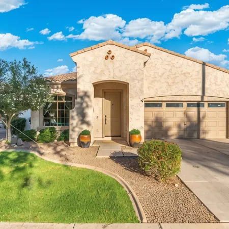KC Oasis POOL W/ HOT Tub Family fun for ALL