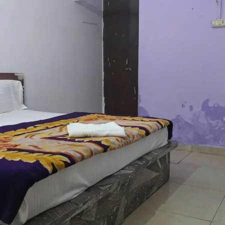 Hotel Trishla Inn Lodging & Boarding