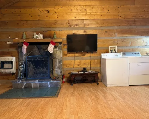 Cozy cabin in lovely Seneca Rocks WV with WiFi, smart TVs and jucuzzi tub Hotels in Pendleton County