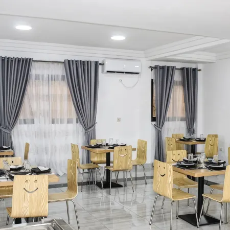 GUIM'S SQUARE HOTEL