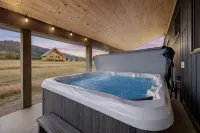 Bison Creek Lodge+WiFI+AC+10Miles2YNP - 4-Star