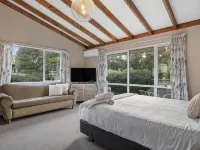 Tasman Holiday Parks - Te Anau Hotels in Te Anau