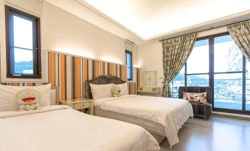 Happiness is coming – Pet-Friendly Elevator B&B near Train Station - Kitchens