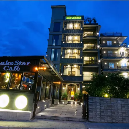 Hotel Lake Star Bistro