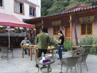 Ajiana Inn