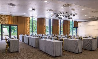 Hôtel Best of Both - Divonne-les-Bains - Housity