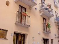 Porta Delle Botteghelle Hotels in Florio