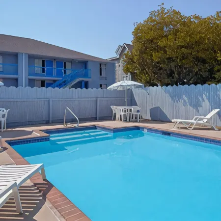Travelodge by Wyndham Virginia Beach Bay Beach Отели рядом с достопримечательностью «Чикс-Бич»