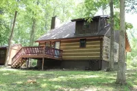 Nature Lovers Paradise- Rustic Cabin on 2 Acres with a Creek! - Wifi