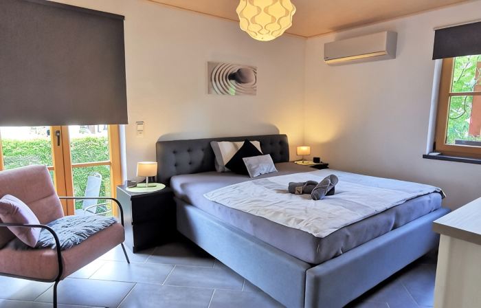 Modern Strata Montana vacation apartment with garden, underfloor heating and air conditioning