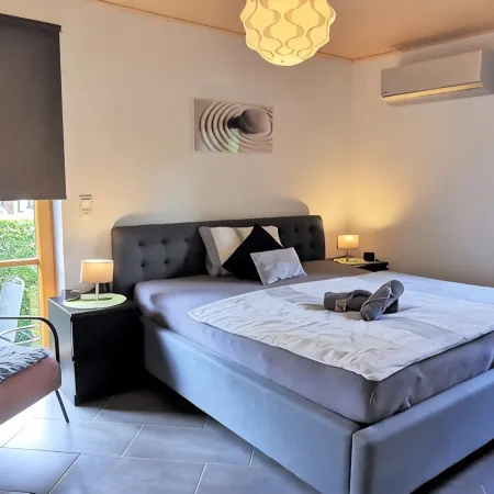Modern Strata Montana vacation apartment with garden, underfloor heating and air conditioning