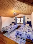 Hemlock Retreats - Cabin, 6 Acres, Hot Tub & Winery - シャレー