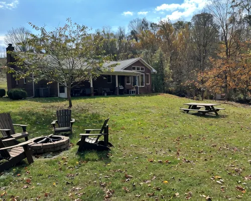 Vacation Cottage Perfect Retreat for Family and Friends Hotels in Smyth County