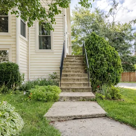 Private Downtown Herndon Escape - Full Amenities