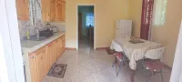 Jacob's Cozy Oasis: 1BR in Marigot w/ Wi-Fi, A/C, Kitchen – <5 Mins to Airport - Apartments