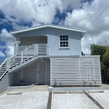 Seavetri Two - Modern apartment near serene beach and town centre