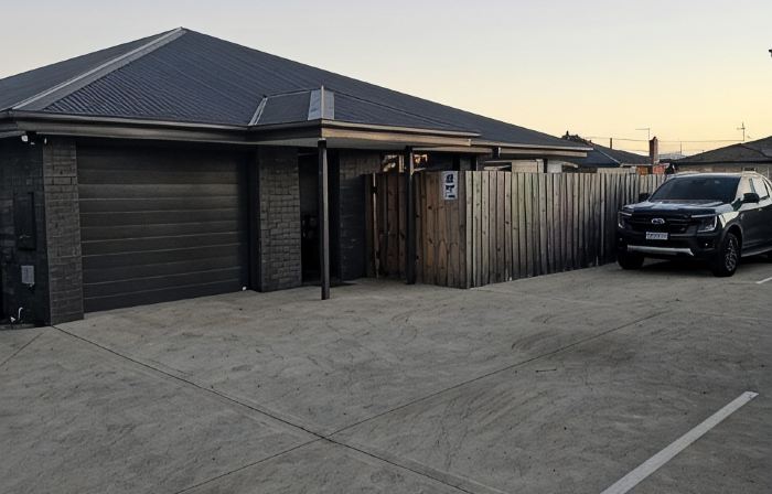 New home, 5 minutes drive to beaches & MTB trials, walk to shops, pets, WiFi