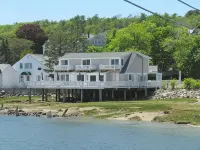Oceanfront Condo #2 prime location w/ amazing views - Homestays