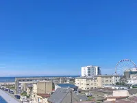 Roof top lighthouse and sea view Hotels in Berck