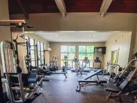 Charming 2-bedroom ski in/ski out condo on Mt. Snow with fitness, pool, WiFi - Gym