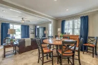 New Charming 2-bedroom place in Great Waters!