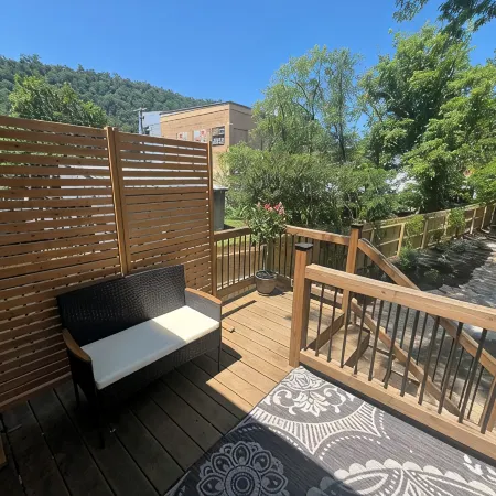 Restored 1870s 4BR, 2.5 bath, formal dining, in the heart of Berkeley Springs