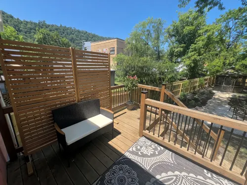 Restored 1870s 4BR, 2.5 bath, formal dining, in the heart of Berkeley Springs