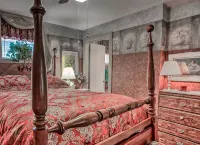 Large & Private Guest House Apt w/ Patio + Views! - Wifi