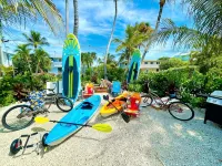 TikiBar with TV &Stereo, PrivateSpa, Heated Pool, Hammock,SUP’s, Kayaks,Bikes,FP