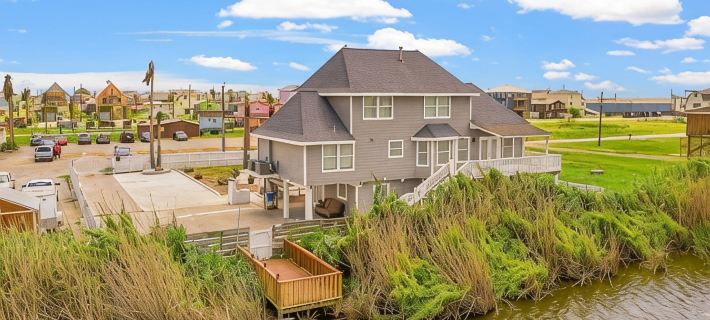 Luxury Beach Estate Ocean View, Pool, 360° Deck&Beach Access 20%Off Last Minute Hotels in Surfside Beach