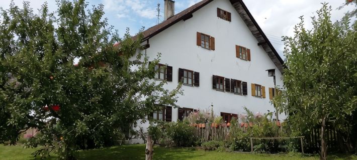 Historic Burggen vicarage with large garden, near Neuschwanstein Castle ヴァイルハイム＝ショーンガウのホテル