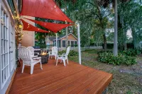 Art Sanctuary,  Pool & Ping Pong , Fire-pit patio