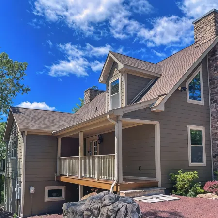 Boulderview Lodge, near JFBB with private mountain views, hot tub, and fireplace