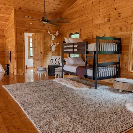 Luxury 5 BR Cabin with Hot Tub and Views!
