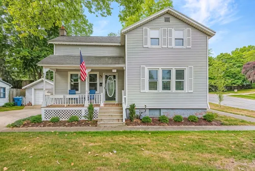 5-Star Reviews, Remodeled & Centrally Located! One Of The Best Properties In GH! - 4-Star
